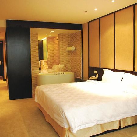 Nl40° Hotel Beijing Bagian luar foto